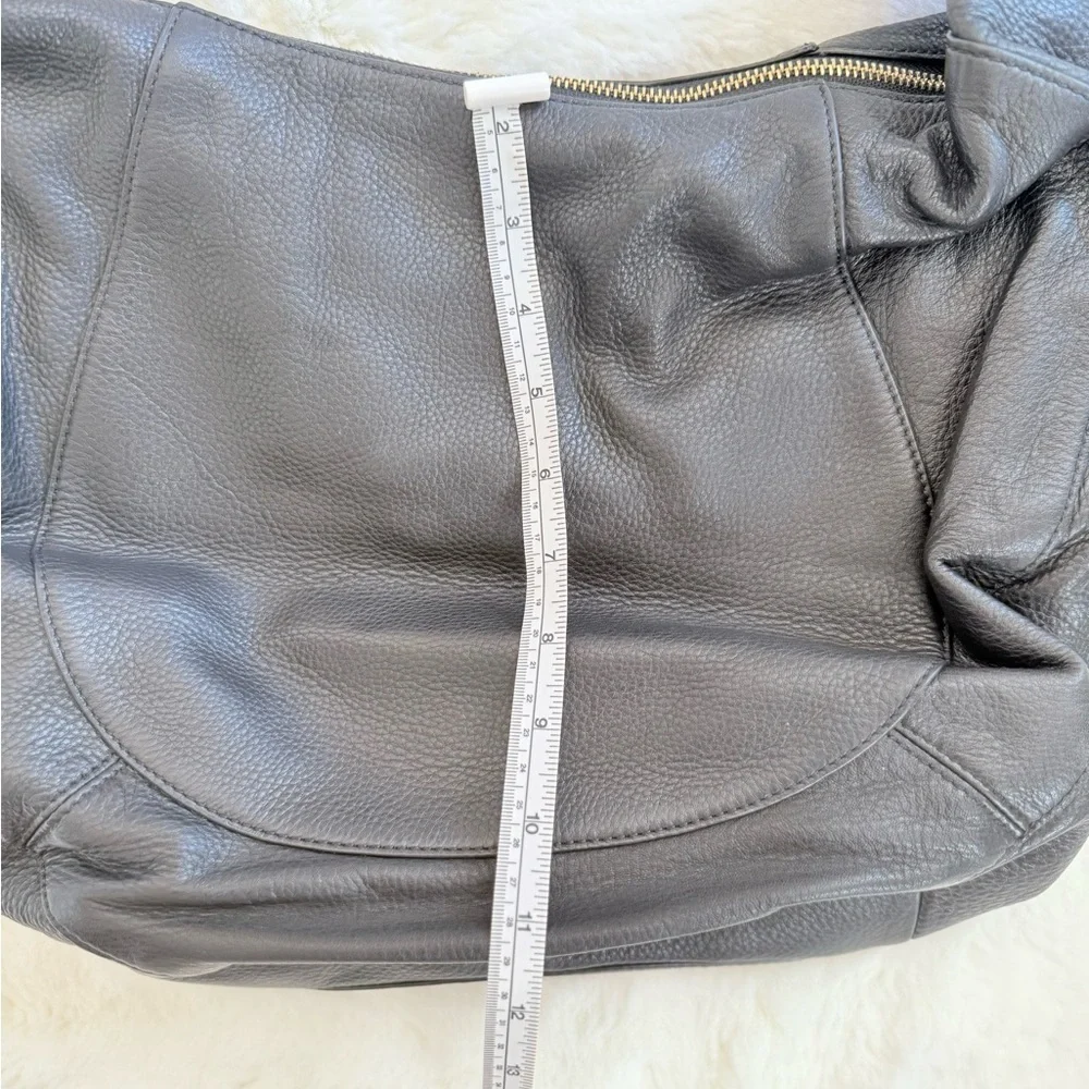 VINCE CAMUTO Cayle Pebble Leather Gold Ring Hobo Bag Black